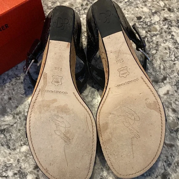 EUC Donald Pliner “Doli2-UX” in black textured pearls Ed patent leather. US 9.5 - Picture 5 of 5